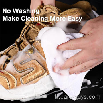 Nettoyer de moussage de chaussures en daim et nubuck